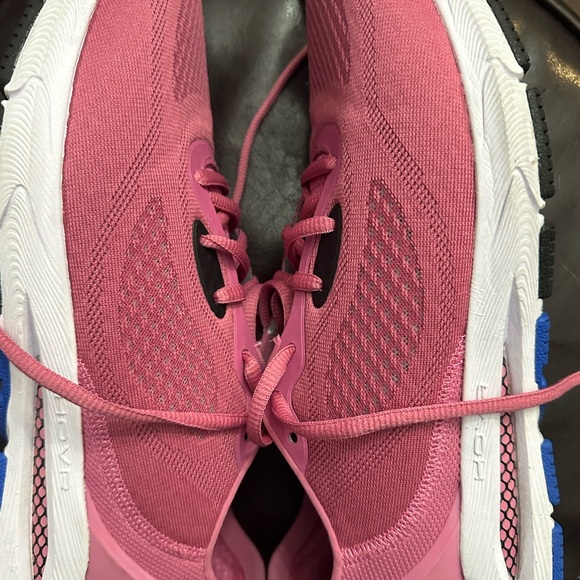 EUC Womens Under Armer Athlete Shoes - Picture 2 of 3